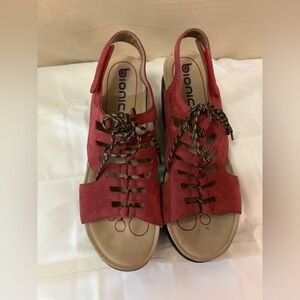 Bionica women’s red leather wedge heel sandal size 11 summer comfortable